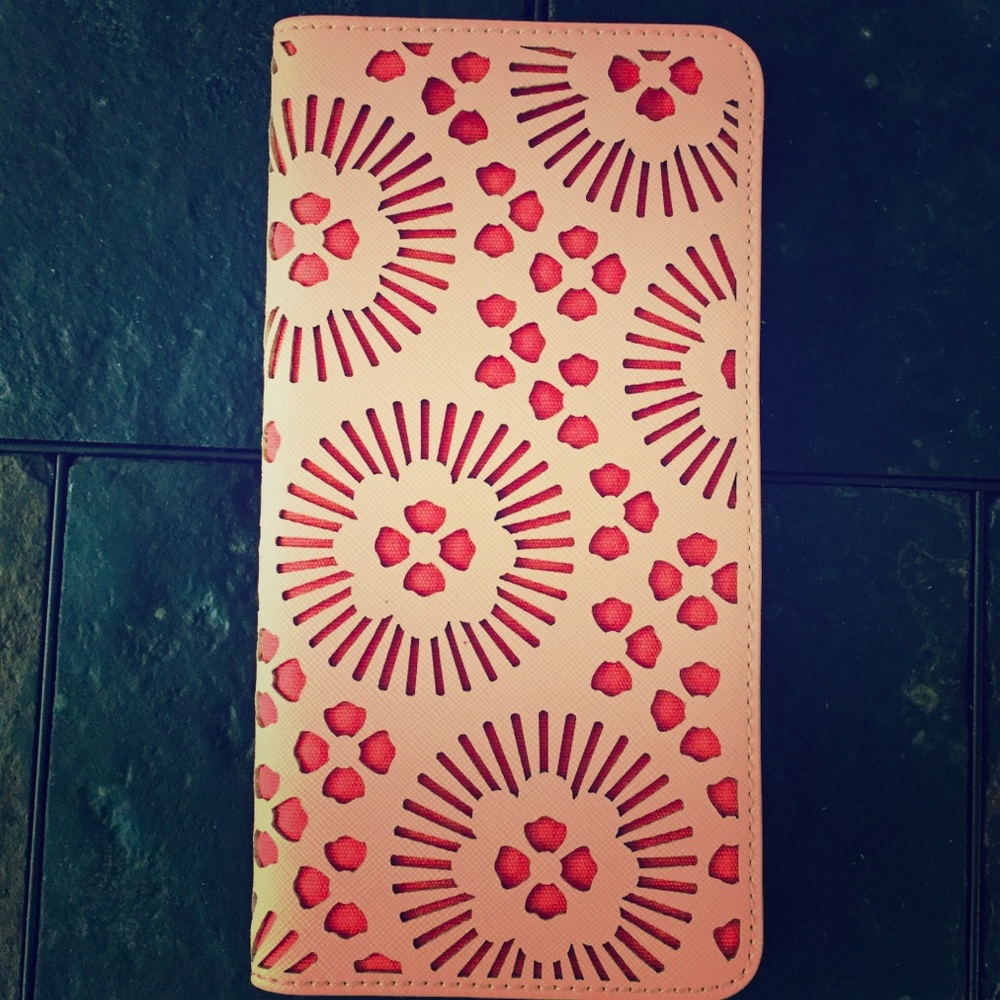 🌺Anthropologie Travel Wallet